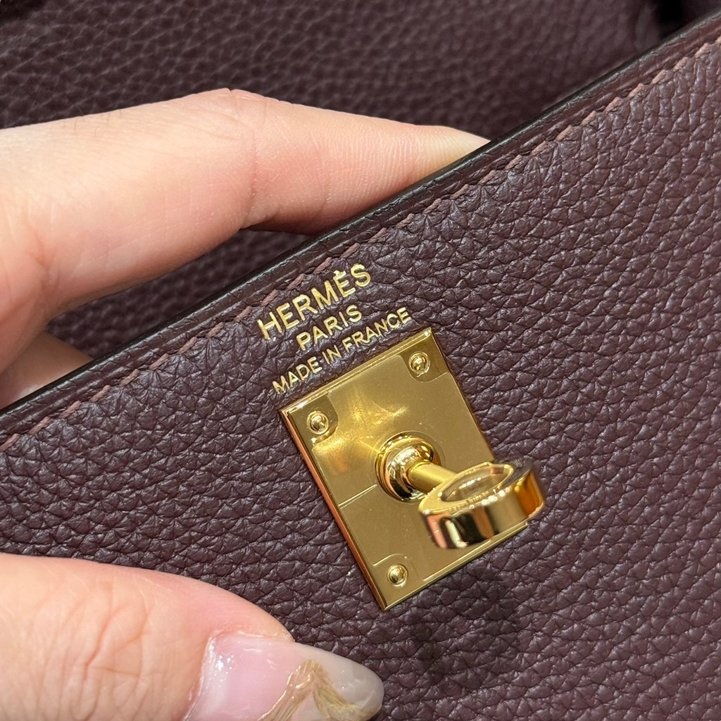 Kelly  Togo – Saddle Red | Gold-Plated