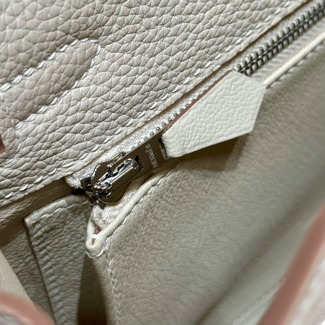 Kelly  Togo – Glacier White | Palladium