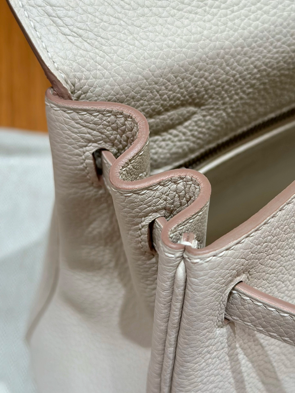 Kelly  Togo – Milkshake White | Palladium