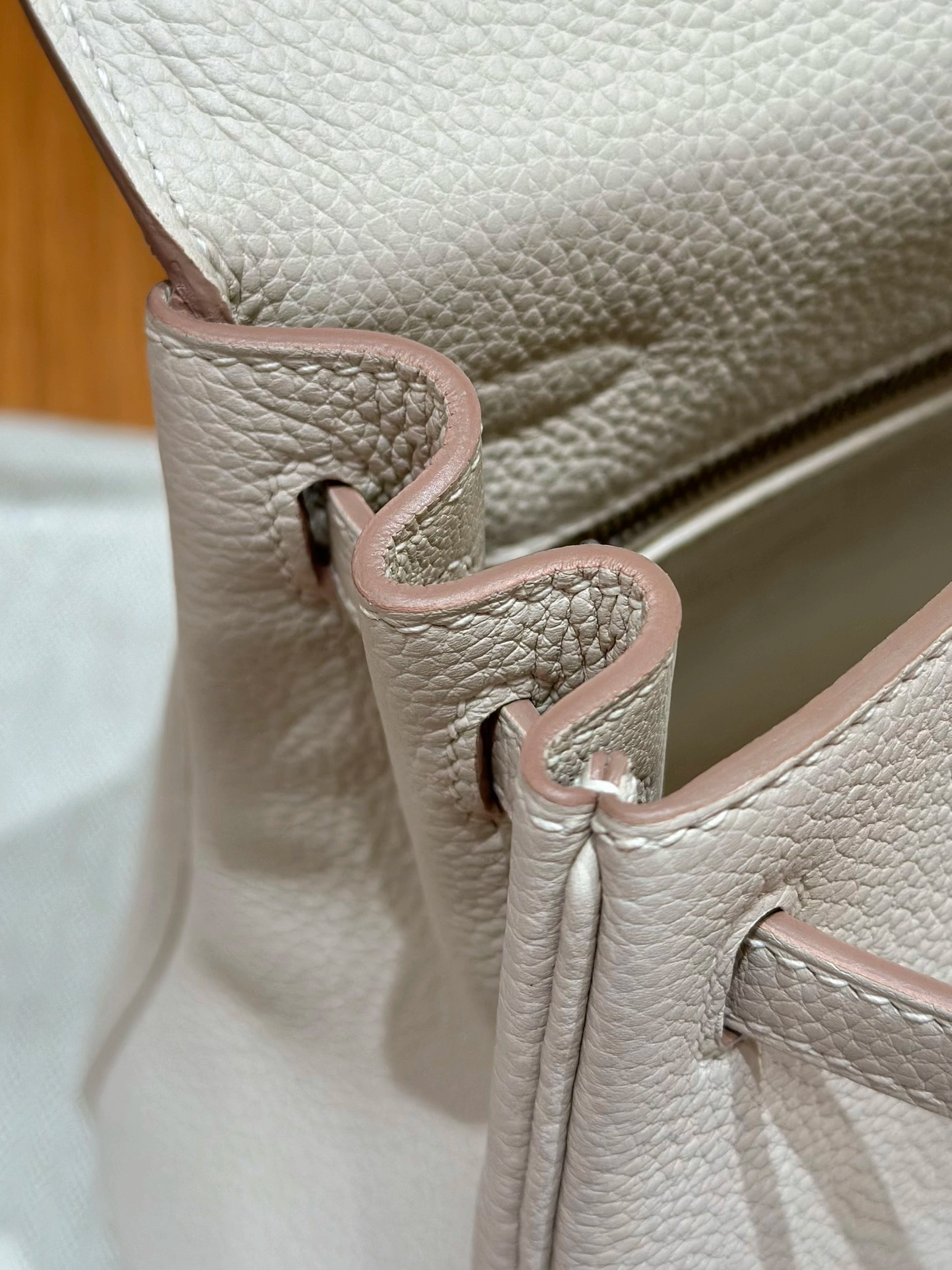 Kelly  Togo – Milkshake White | Palladium